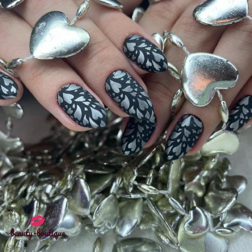 Делу время, потехе, - ЧАС!!! Отдохнули и в бой!!! 1,5 месяца маникюру, спасибо Вам дорогие девушки,кто ждёт меня и остаётся верен,я очень ценю ваше доверие ко мне и моим стараниям вам на радость 🥲 В предверии самого нежного и приятного Праздника, для всех людей,кто хоть раз испытывал тёплые чувства к другому человеку,Дню Святого Валентина,- Сердечек много не бывает!!!!!!💕💕💕💕💕💕 стильно,немного дерзко (чёрный мат😋), но что ещё нужно Молодой Женщине,чтобы раскачать эту холодную Зиму!!! Живём и радуемся красоте Друзья👍#manikurminsk