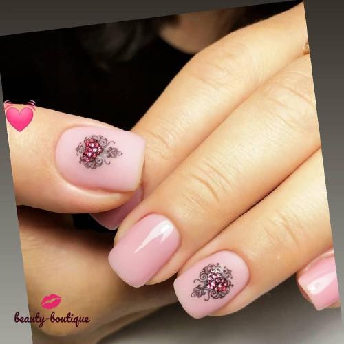 Классический Маникюр ногтей недорого