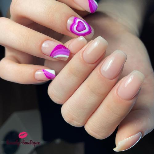 Предыдущим ноготкам немного больше месяца, оставили длину, сменили форму, укрепили пару краешков нескольких ноготков, новый дизайн и настроение на 100%😋