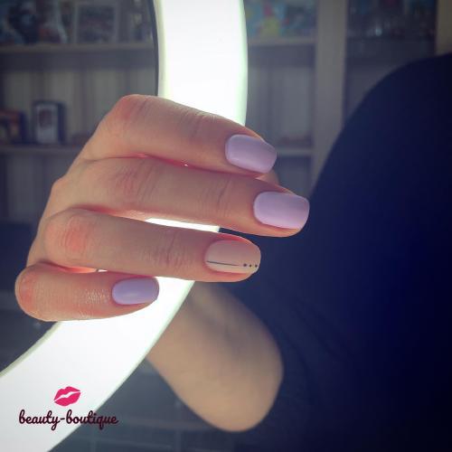 Для моей новой гостьи, изысканной Елены, цвет сирени, пикантный геометрический штрих, под матовым топом-мм💄предыдущий маникюр выполнен другим мастером.