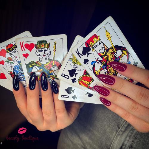 Быть в тренде, значит уметь быть разным! Покорять свежими идеями! Наслаждаться каждым днём 🤌💄Нашему предыдущему маникюру 1,5 месяца, Яна сохранила длину и ухоженную кутикулу) выполнили комплекс!