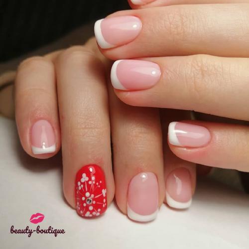 Носили предыдущие ноготки около полутора месяцев! Все целенькое😀 И к приближение Рождественских праздников решили украсить ручки долгожданными снежиночками!)))